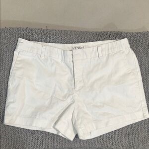 VENUS Women's Classic White Bermudas